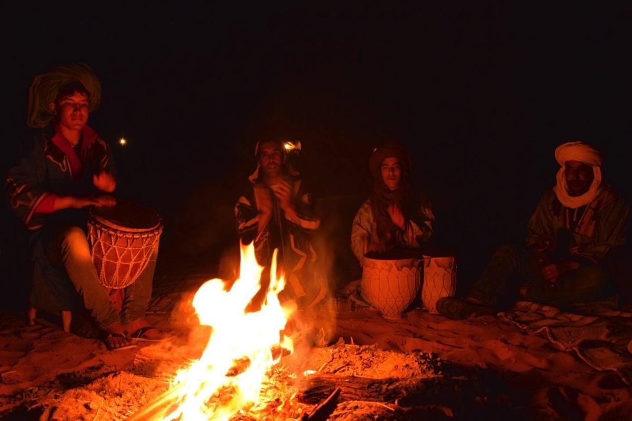 Mari Desert Camp 梅尔祖卡 外观 照片